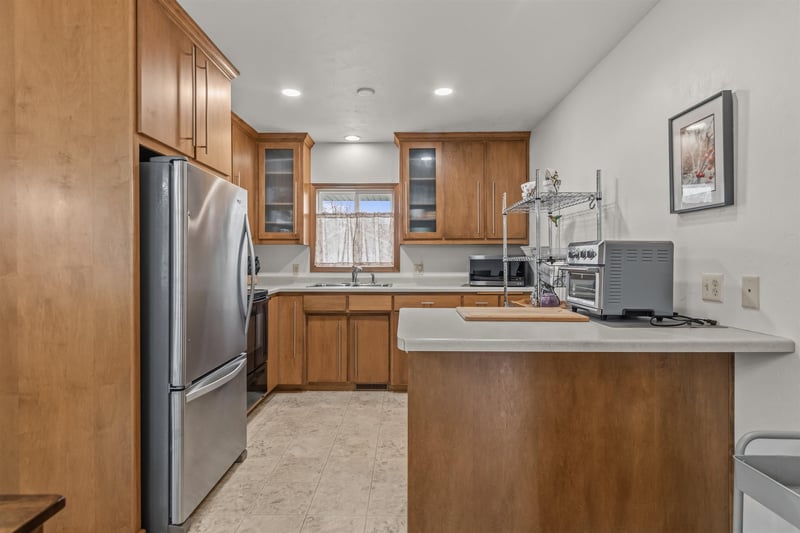 1160 Harold Dr, Menasha, WI 54952