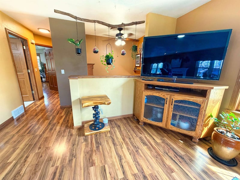 90 Rolling Green Cir, Oshkosh, WI 54904-6554