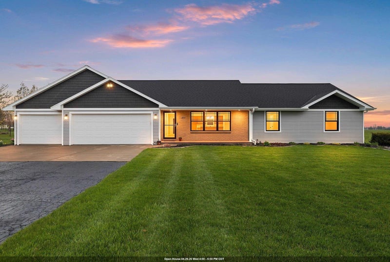 3154 Green Meadow Dr, De Pere, WI 54115-8850