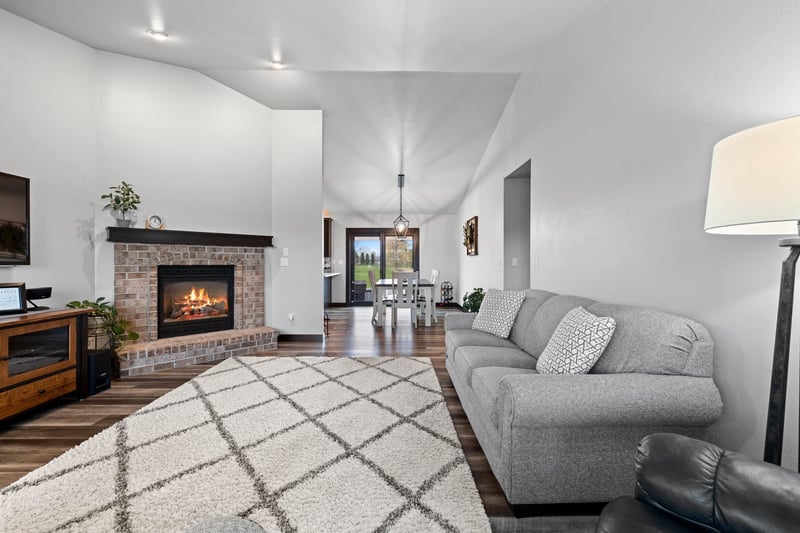 3154 Green Meadow Dr, De Pere, WI 54115-8850