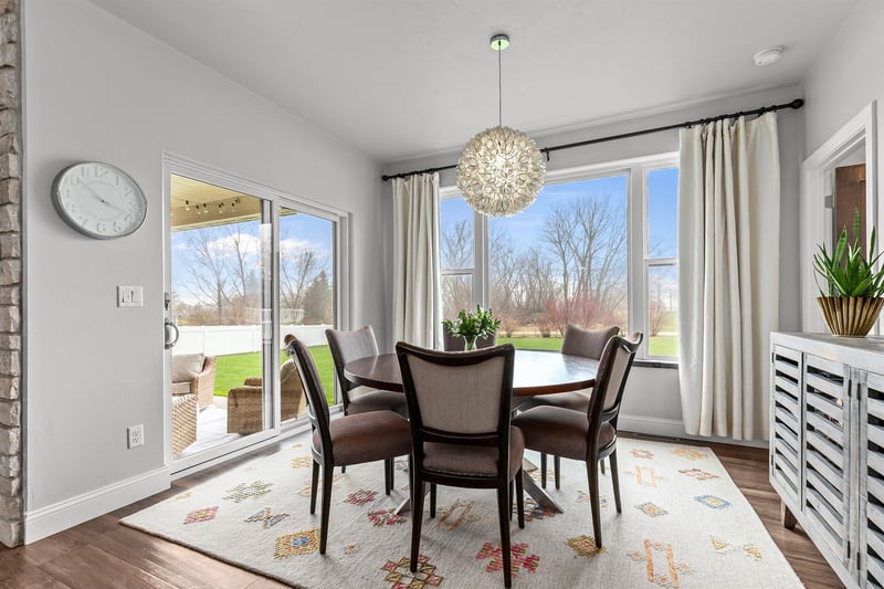 W6681 Charleen Ln, Greenville, WI 54942-8126