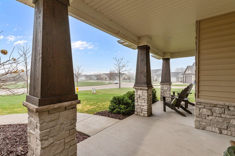 W6681 Charleen Ln, Greenville, WI 54942-8126