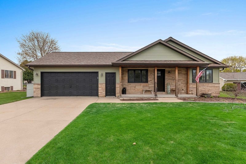 W2281 Blarney Ct, Freedom, WI 54130