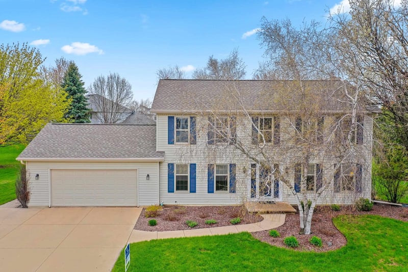 228 Bosworth Ln, Neenah, WI 54956-4976
