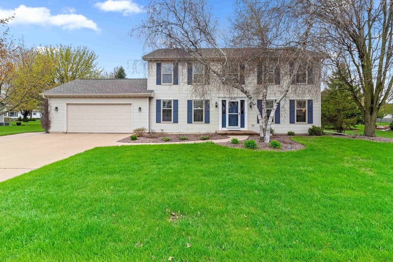 228 Bosworth Ln, Neenah, WI 54956-4976