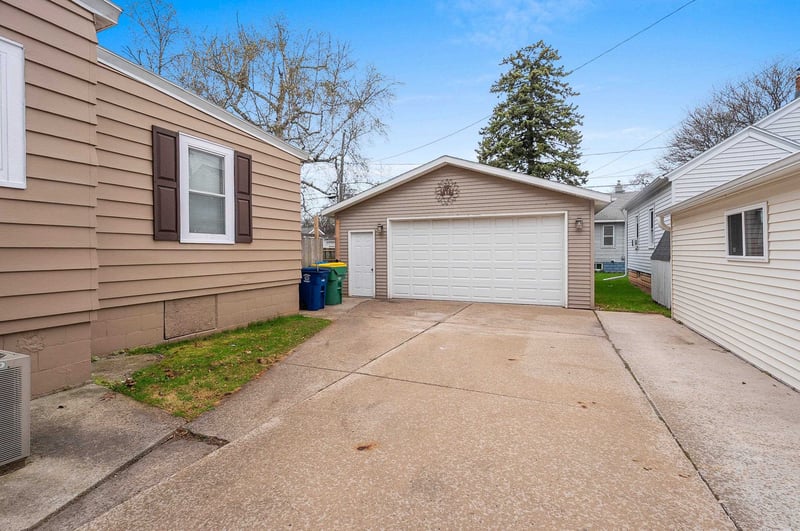 806 11th Ave, Green Bay, WI 54304