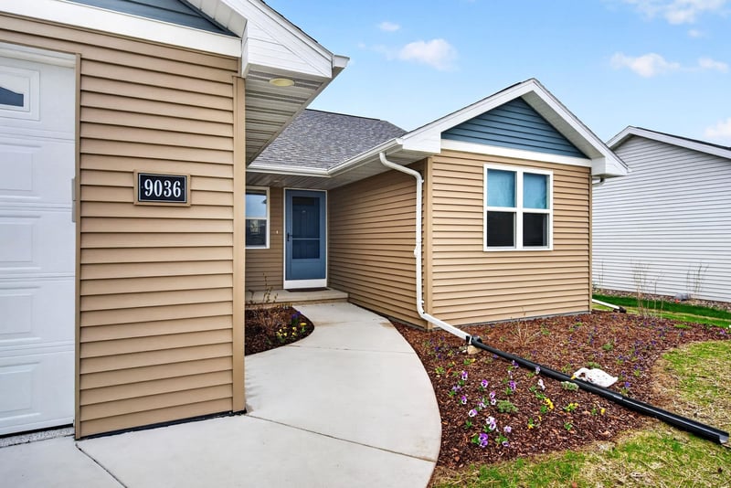 N9036 Papermaker Ps, Menasha, WI 54952-8121