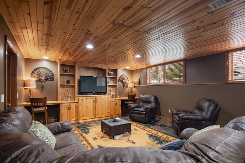 702 Marcks Ct, Luxemburg, WI 54217