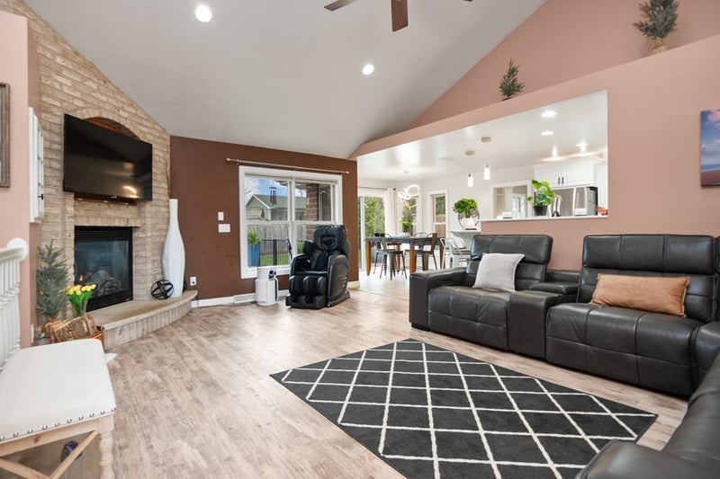 702 Marcks Ct, Luxemburg, WI 54217