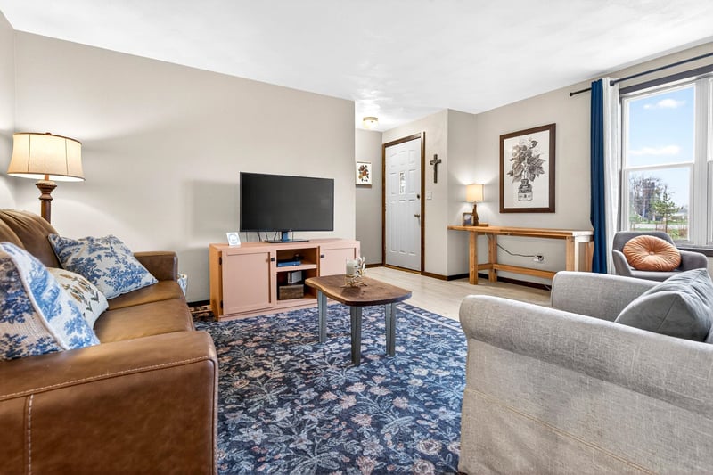W3903 Adolph Rd, Seymour, WI 54165