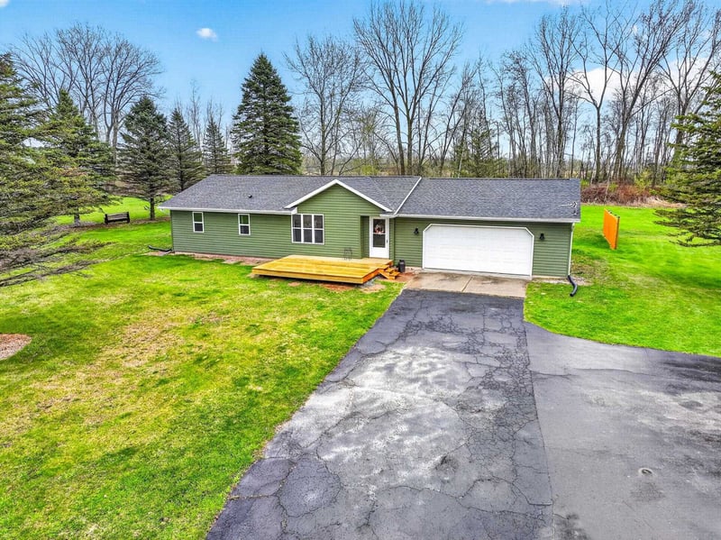 W3903 Adolph Rd, Seymour, WI 54165