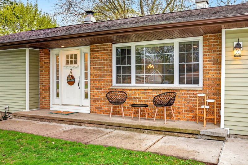 1396 Fatima St, Menasha, WI 54942-1422