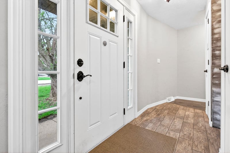 1396 Fatima St, Menasha, WI 54942-1422
