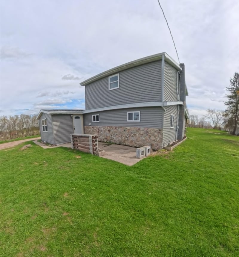 10931 Gillett Town Hall Rd, Gillett, WI 54124