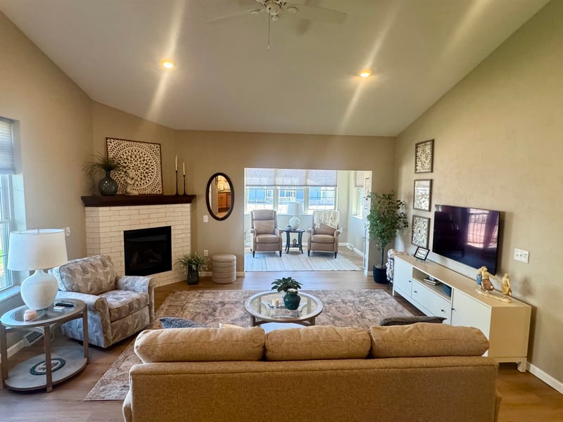 1256 Cameron Cir, Neenah, WI 54956