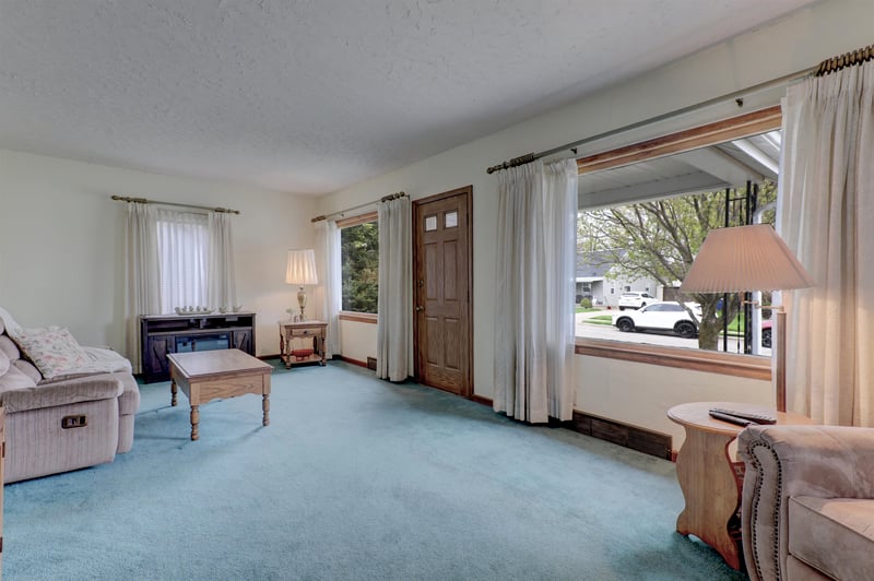 216 Williams St, Combined Locks, WI 54113