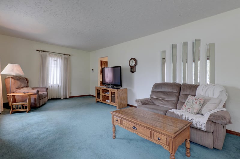 216 Williams St, Combined Locks, WI 54113