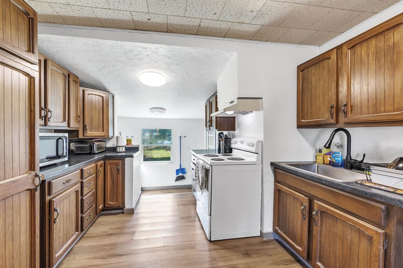 130 Summit St, Pulaski, WI 54162