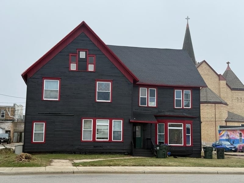 409 3rd St, Algoma, WI 54201