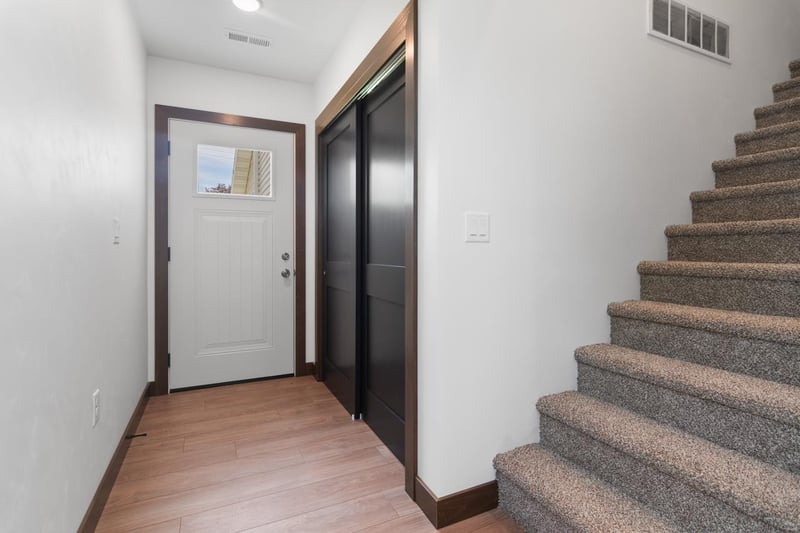 735 Hoffman Rd, Green Bay, WI 54301