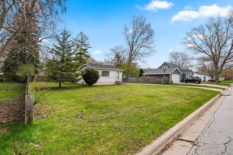530 Morris Ave, Ashwaubenon, WI 54304