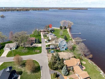 2384 Hickory Ln, Oshkosh, WI 54901-2520
