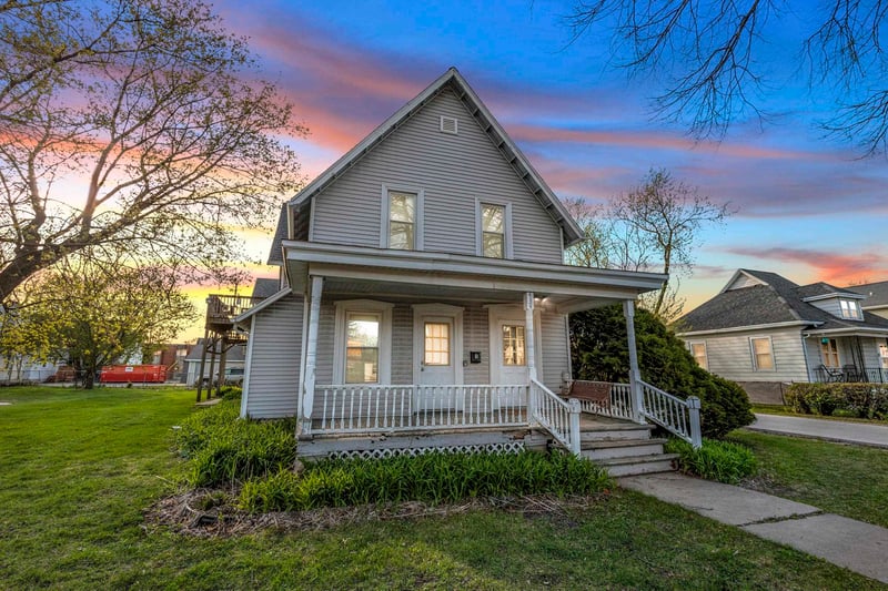 434 Jackson St, Green Bay, WI 54301