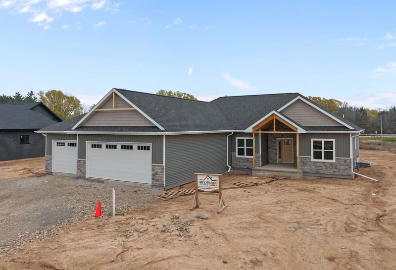W5759 Roundstone Pl, Menasha, WI 54952