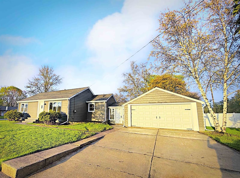 1936 Mason St, Appleton, WI 54914