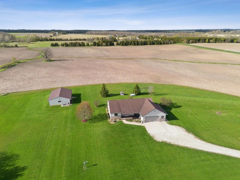 W2150 Crosstown Rd, Hilbert, WI 54129