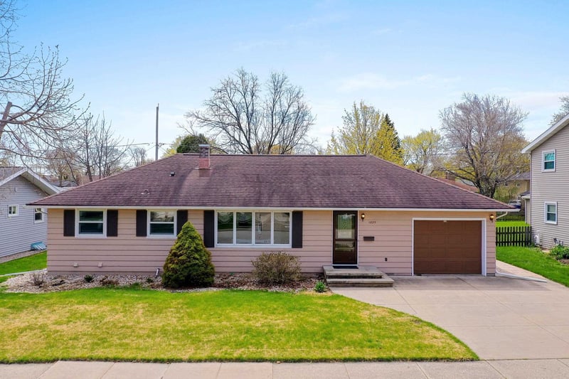 1825 Marquette St, Appleton, WI 54911