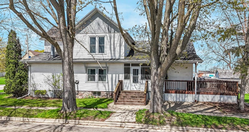 127 3rd St, Winneconne, WI 54986