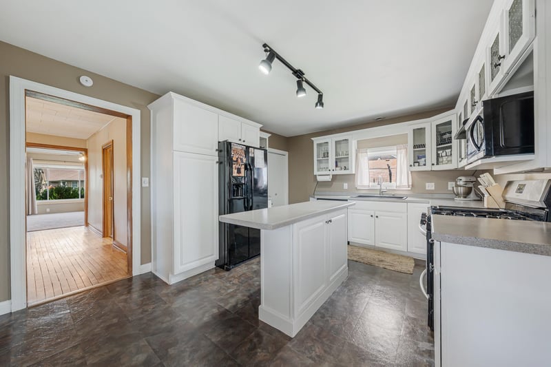 127 3rd St, Winneconne, WI 54986