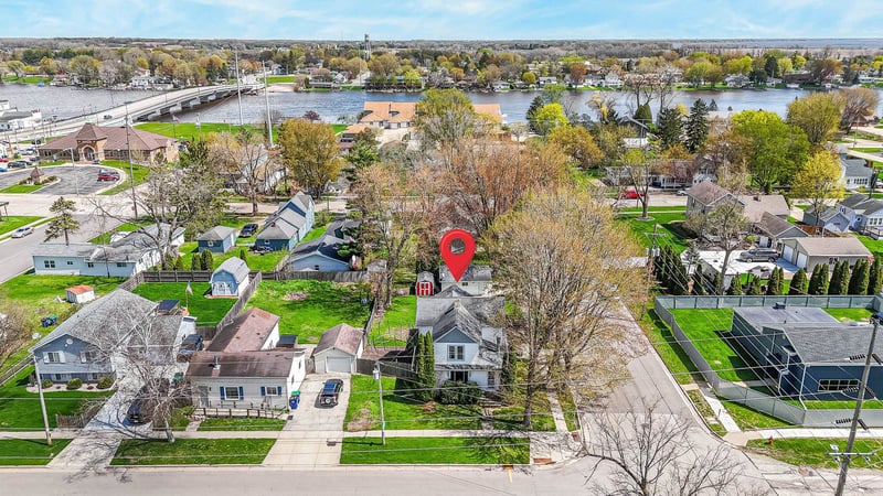 127 3rd St, Winneconne, WI 54986
