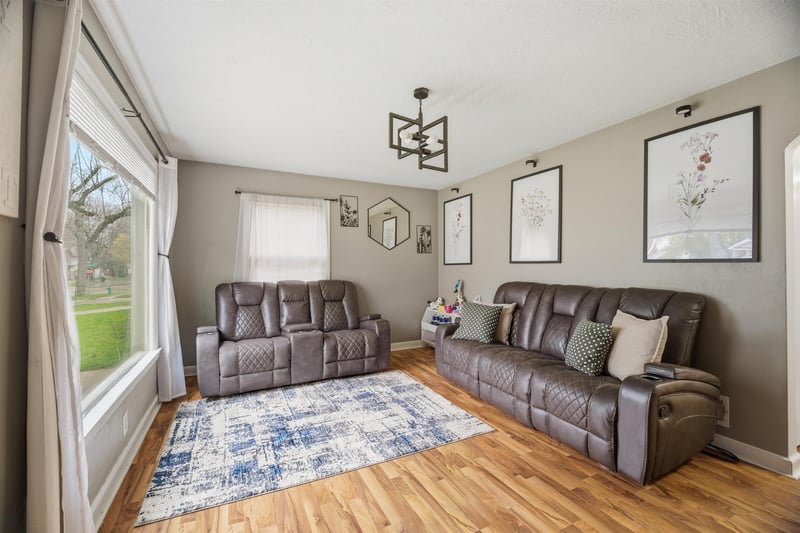 1513 Superior St, Appleton, WI 54911