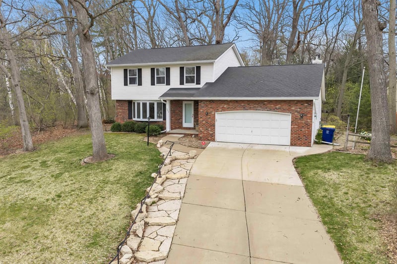 305 Windward Rd, Green Bay, WI 54302