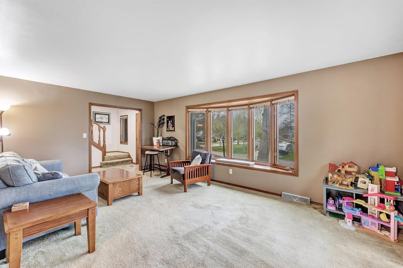 305 Windward Rd, Green Bay, WI 54302