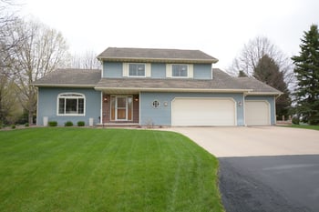 140 Overland Trl, Oshkosh, WI 54904