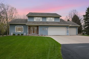 140 Overland Trl, Oshkosh, WI 54904