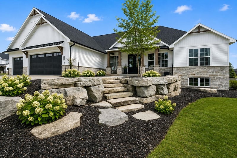 699 Blackberry Ct, Oneida, WI 54155