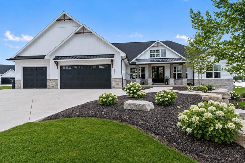 699 Blackberry Ct, Oneida, WI 54155