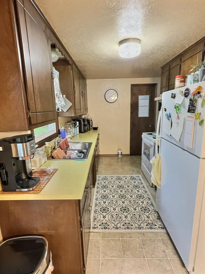 1665 Paulson Rd, Green Bay, WI 54313