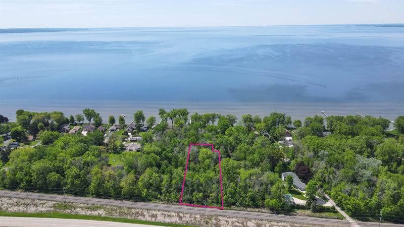 Firelane 6 , Menasha, WI 54952