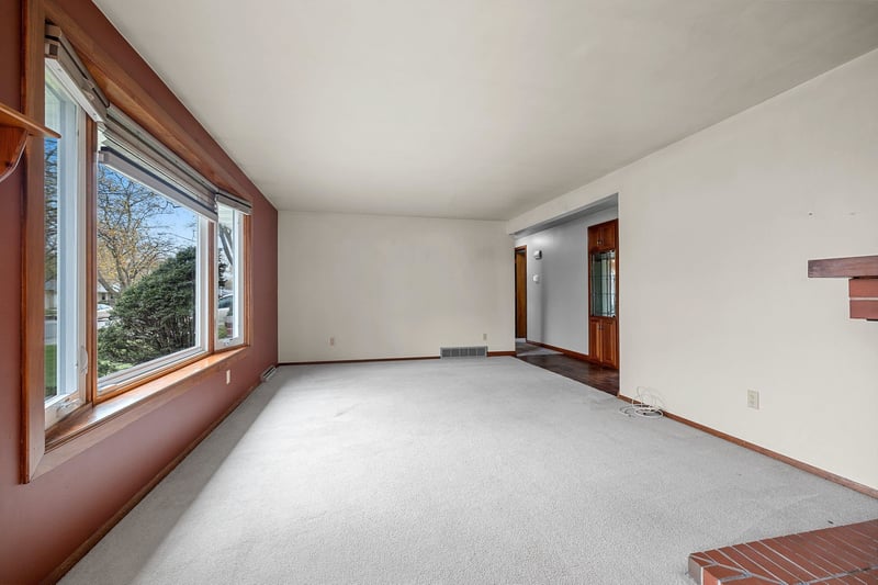1281 Alice Dr, Green Bay, WI 54304