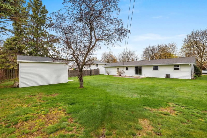 1281 Alice Dr, Green Bay, WI 54304