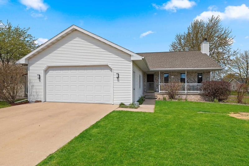 810 Kristy St, Kaukauna, WI 54130