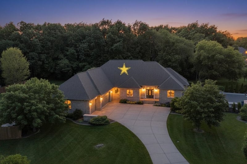 3335 Langdon St, Green Bay, WI 54311