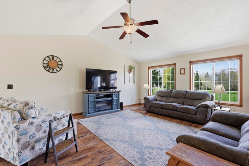 922 Denise Ct, Kaukauna, WI 54130-1110