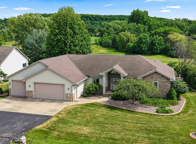 W4847 Cliff View Dr, Sherwood, WI 54169
