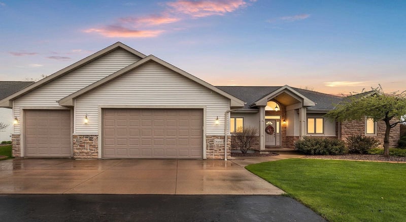 W4847 Cliff View Dr, Sherwood, WI 54169